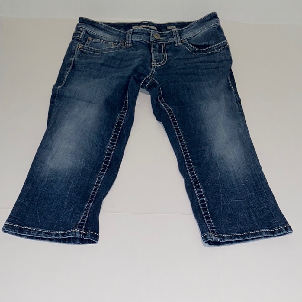 BKE Women’s Size 28 Blue Cropped Distressed Capri Jeans
